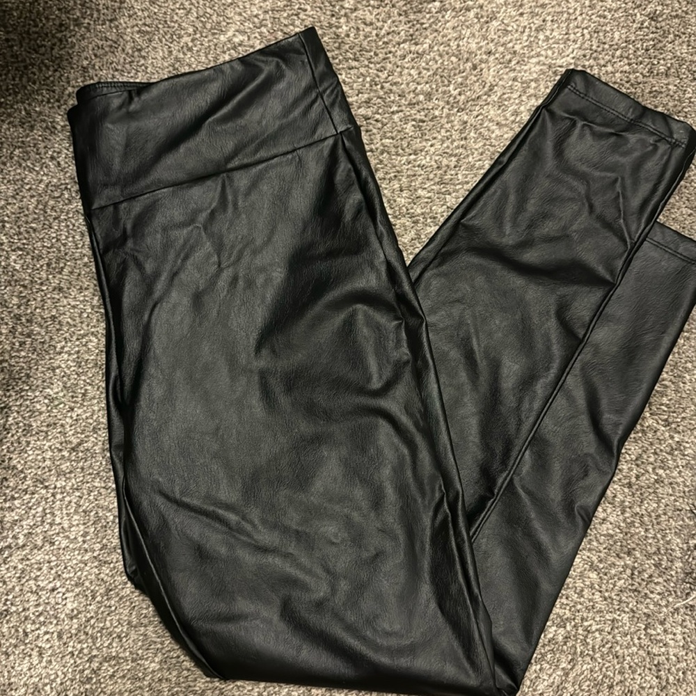 NWOT Kendall & Kylie Black Pleather Leggings